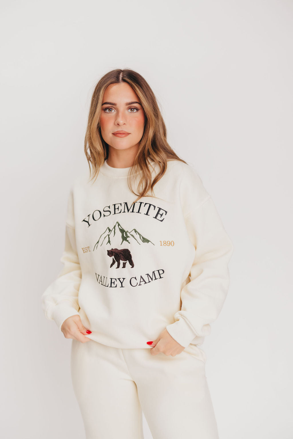 Yosemite Embroidered Pullover in Cream