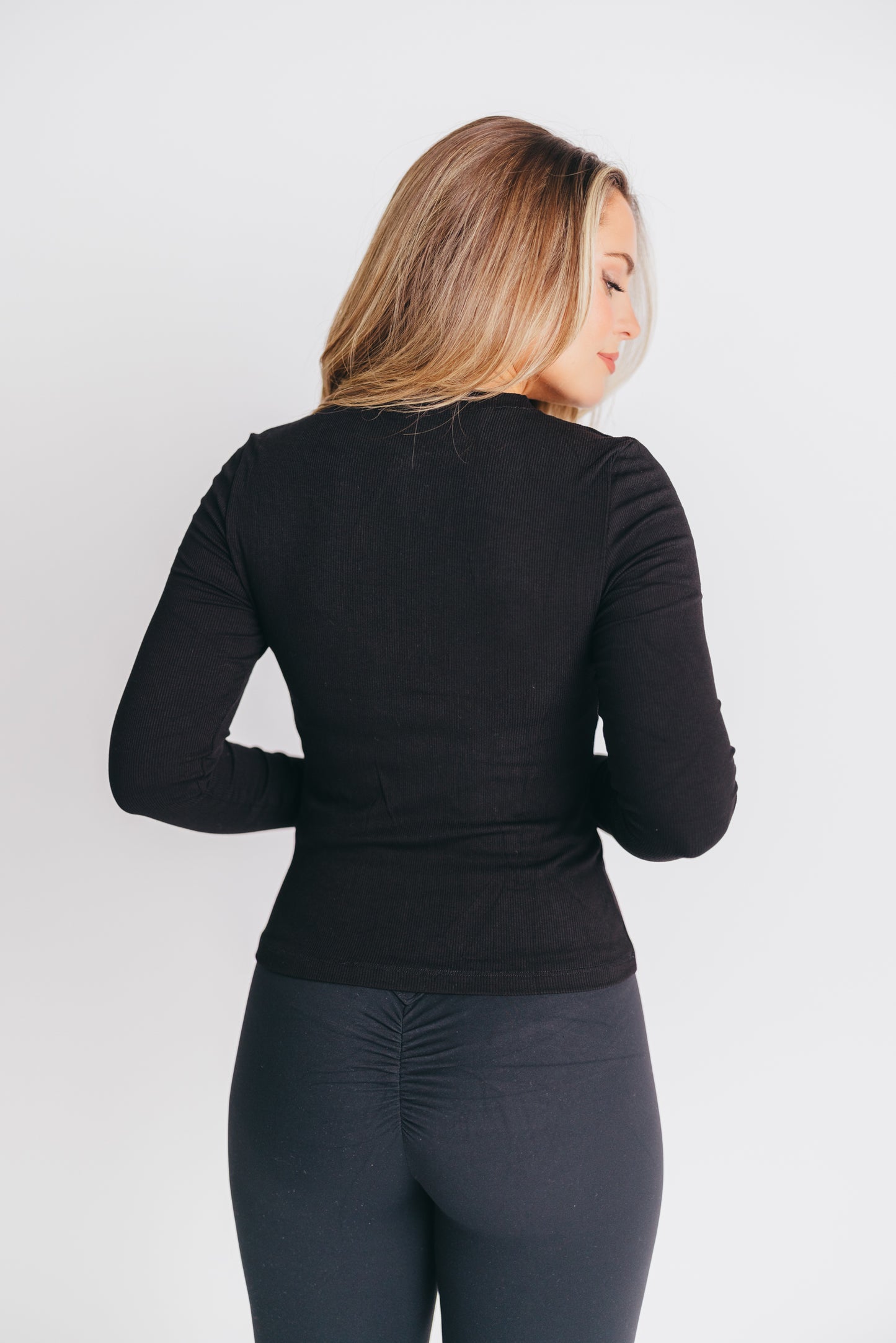 Worth the Label Zip-Front Ribbed Top in Black