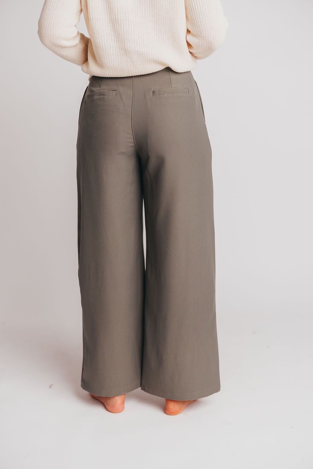Leola Pants in Olive