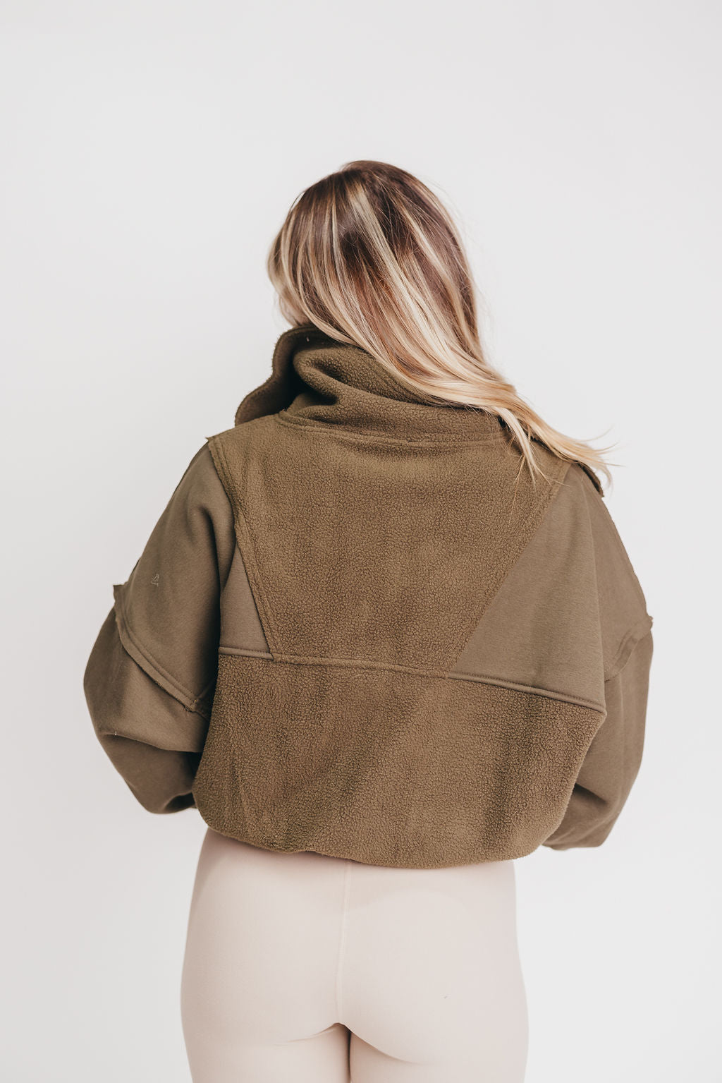 Carter Pullover in Olive