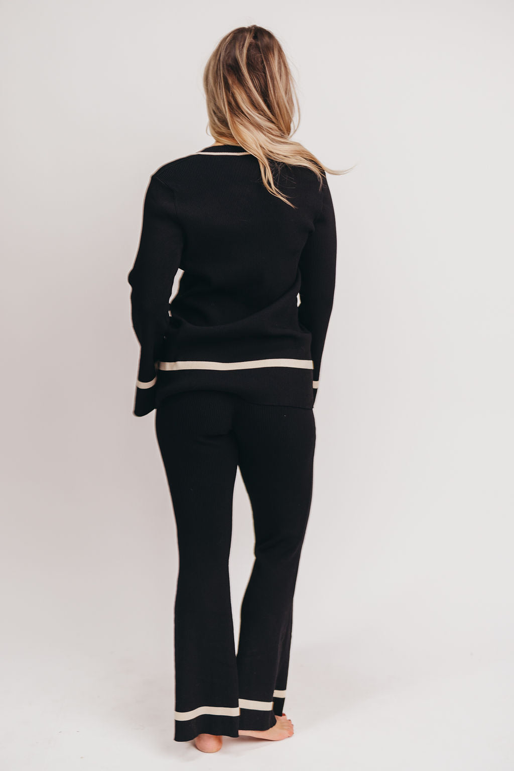 Easton V-Neck Sweater Tunic and Pant Set in Black