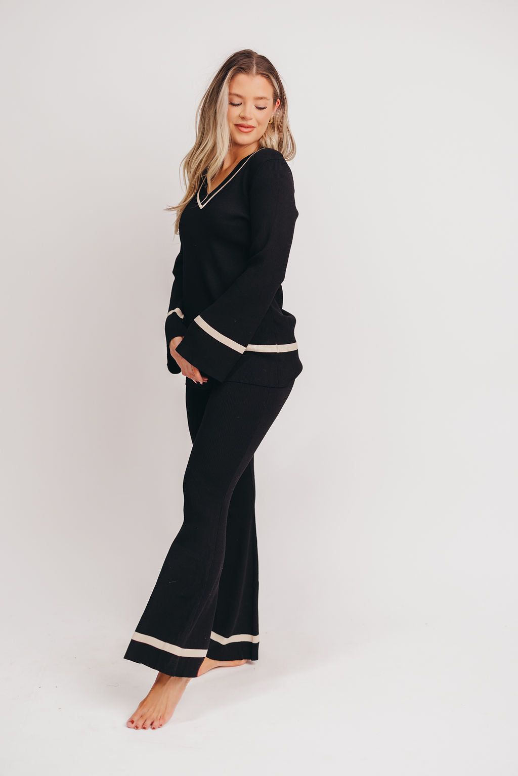 Easton V-Neck Sweater Tunic and Pant Set in Black