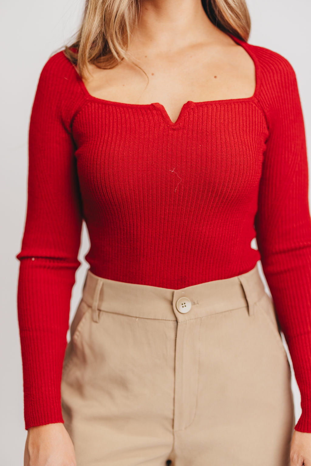 Lennon Ribbed Knit Notched V-Neck Top in Red