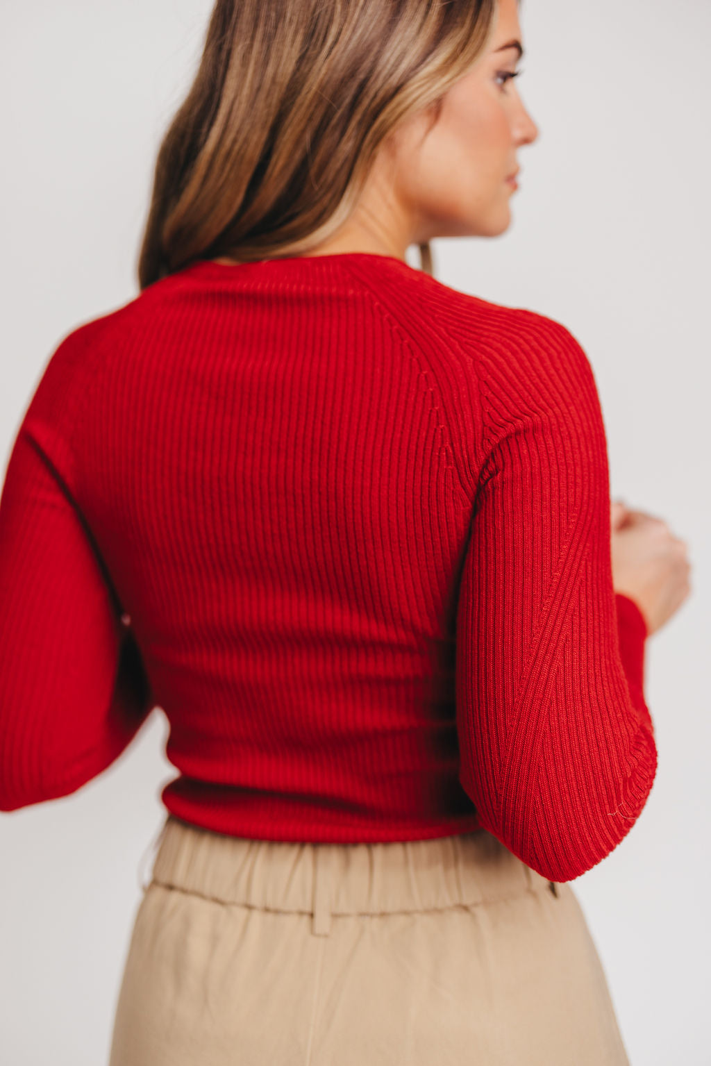 Lennon Ribbed Knit Notched V-Neck Top in Red