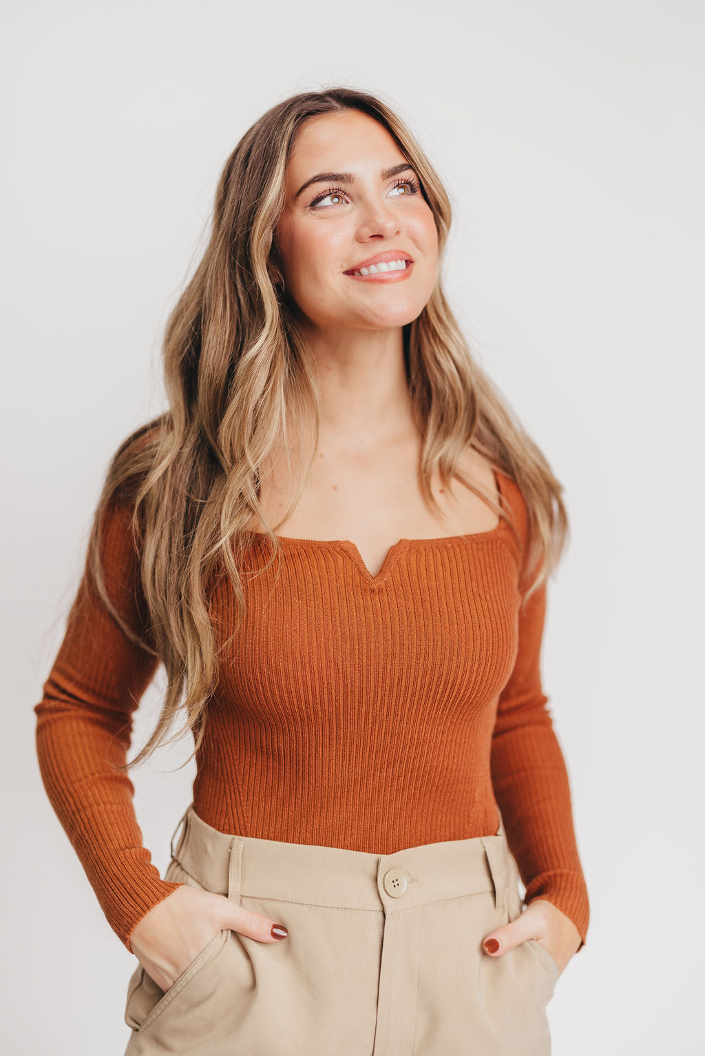 Lennon Ribbed Knit Notched V-Neck Top in Camel