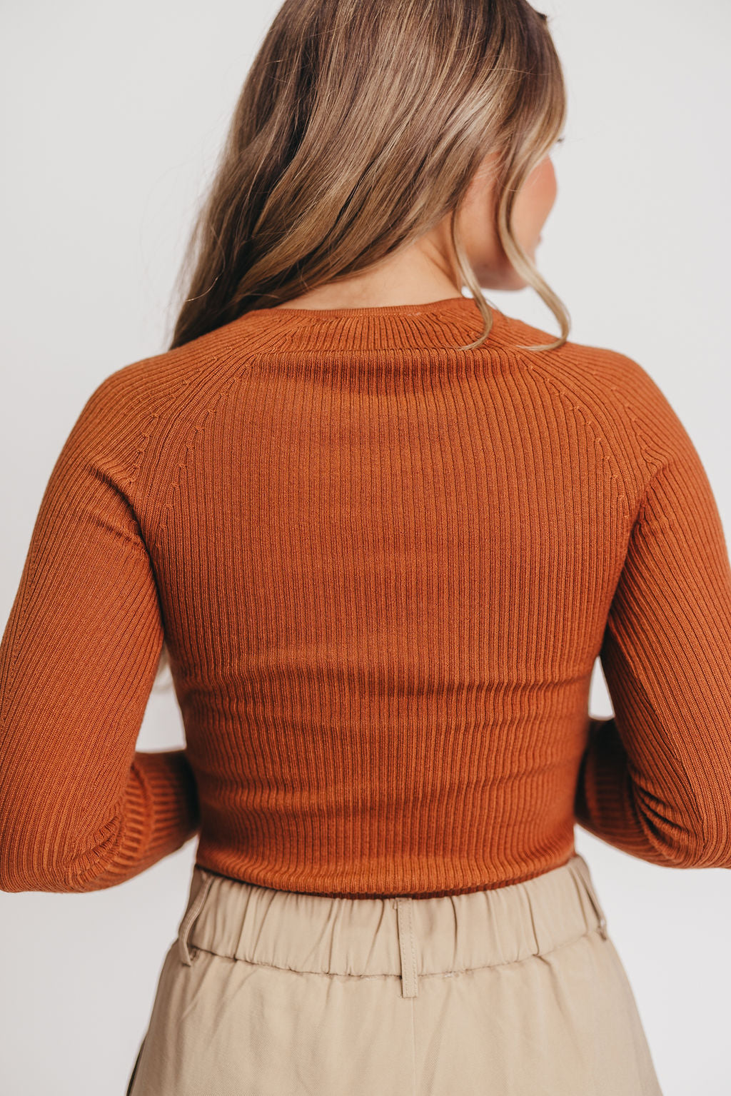 Lennon Ribbed Knit Notched V-Neck Top in Camel