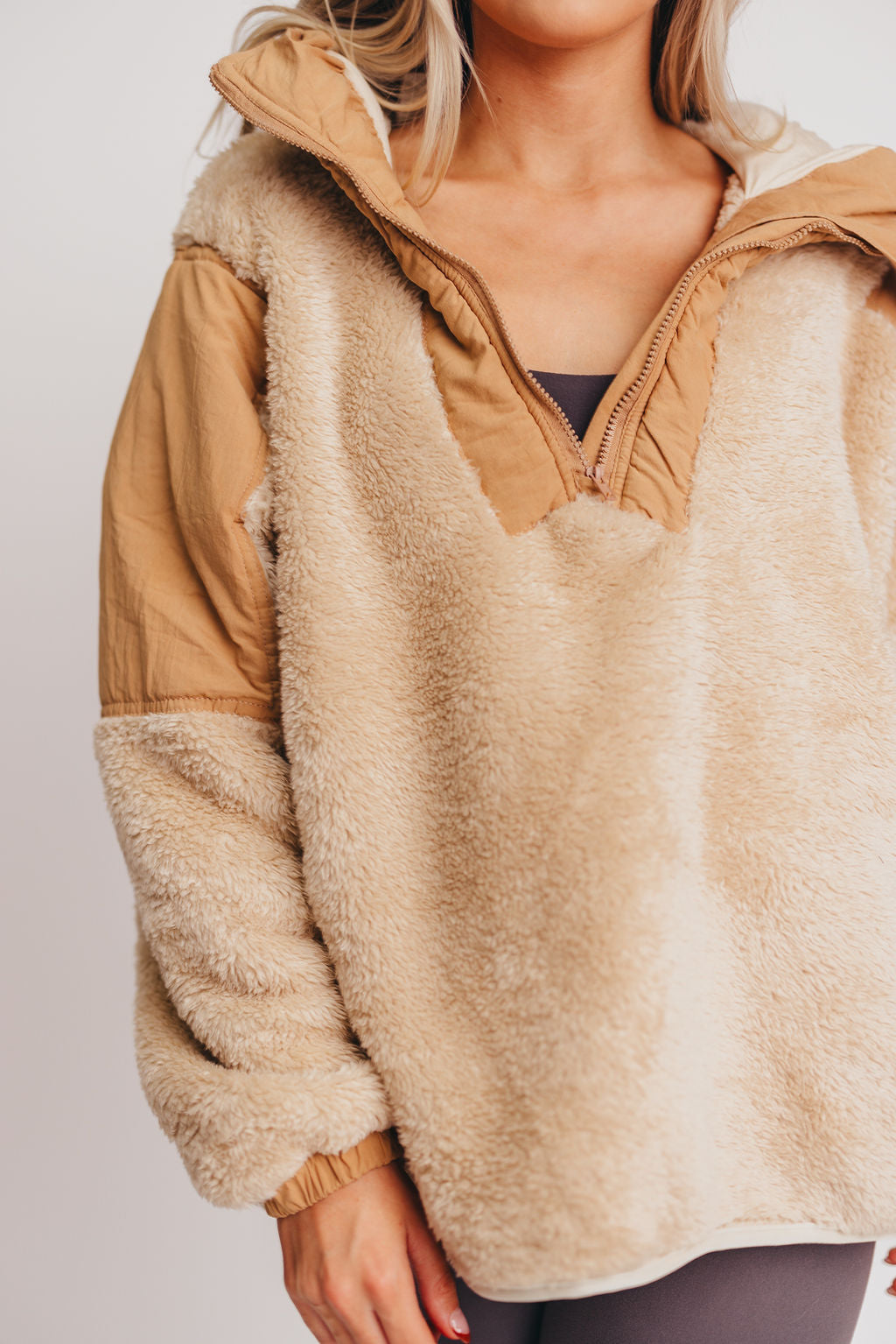Bristol Hooded 1/4 Zip Sherpa Pullover in Beige