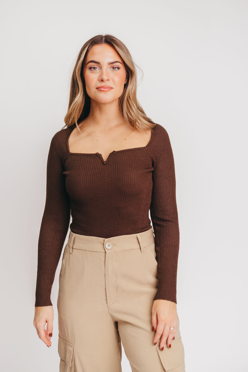 Lennon Ribbed Knit Notched V-Neck Top in Mocha