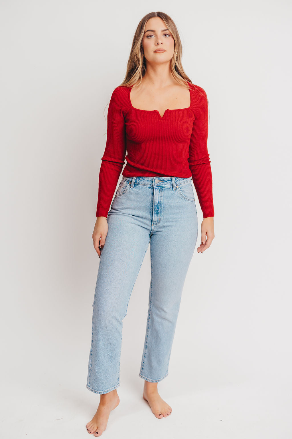Lennon Ribbed Knit Notched V-Neck Top in Red