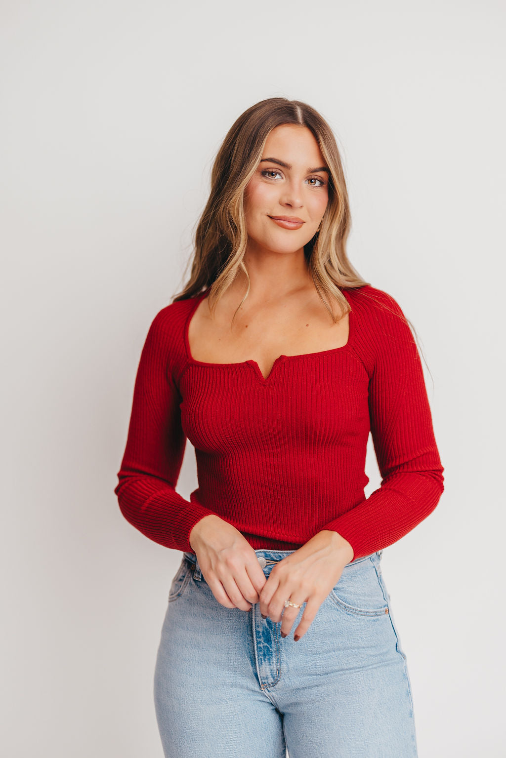 Lennon Ribbed Knit Notched V-Neck Top in Red