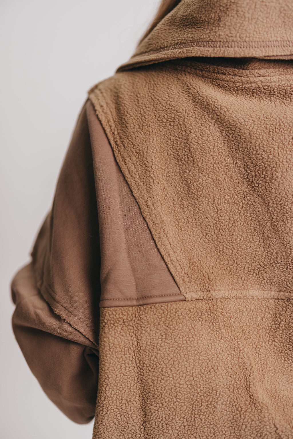 Carter Pullover in Stone Grey
