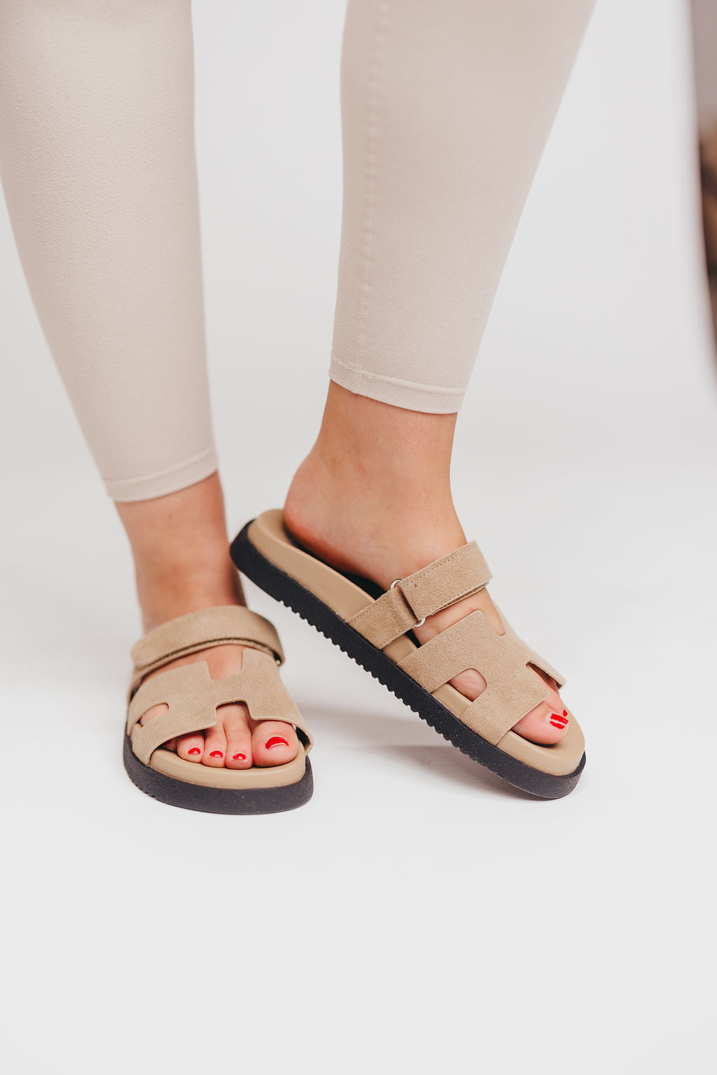 Steve Madden Mayven Sandal in Taupe Suede