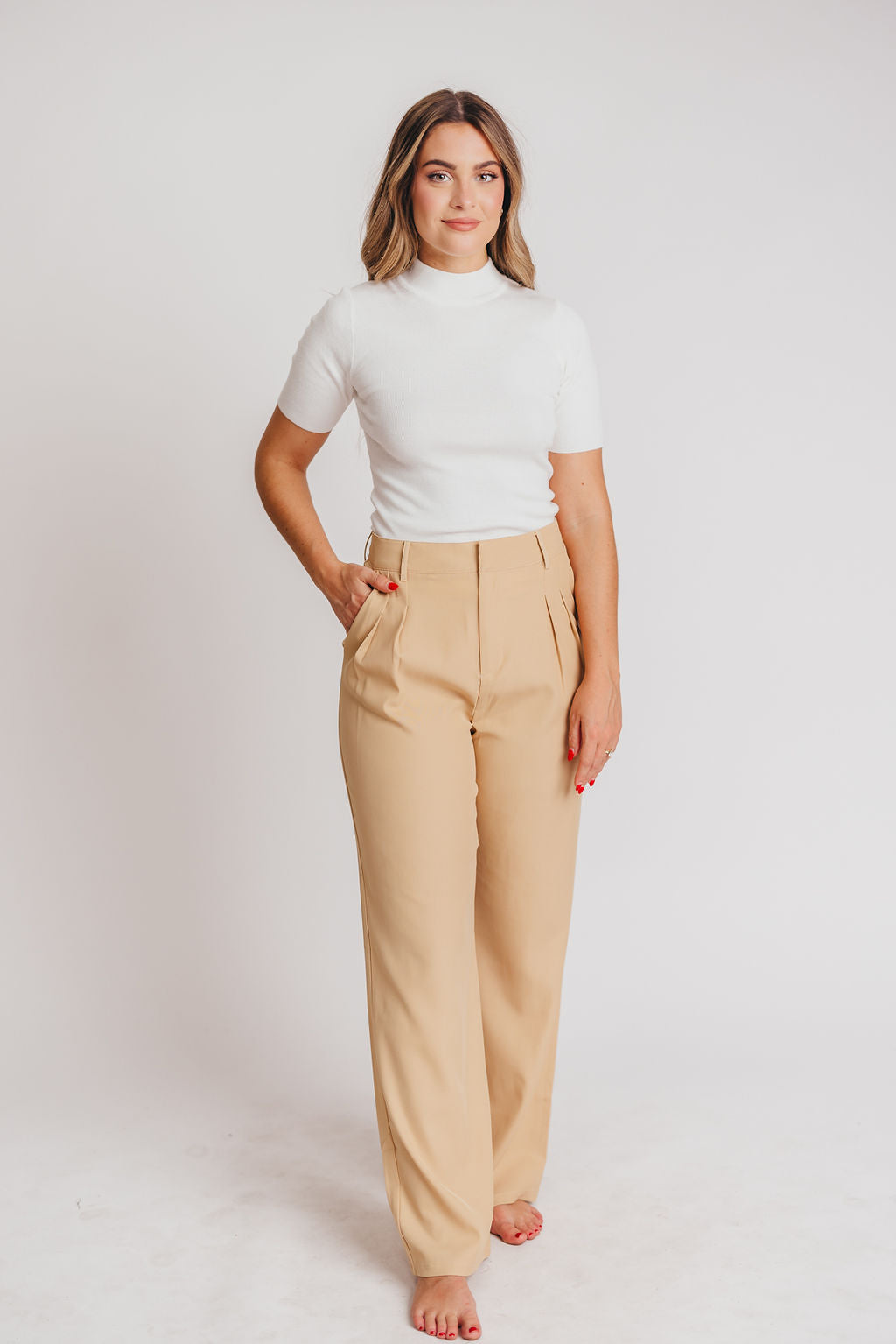 Lizzy High-Waisted Trousers in Taupe