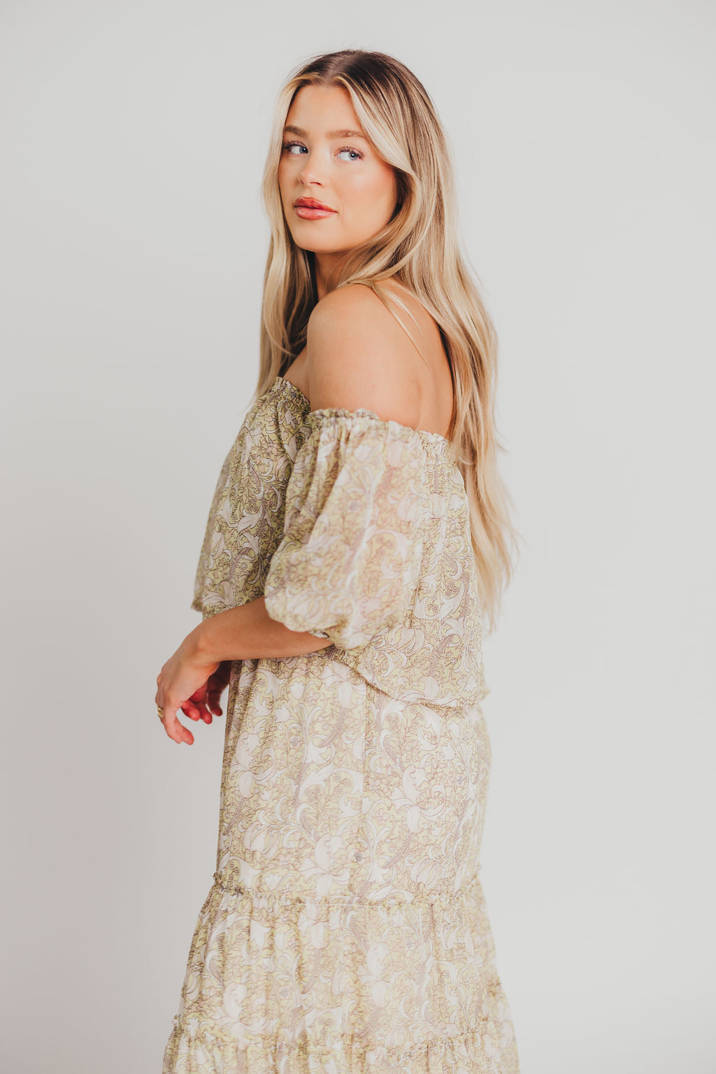 Vilde Off-the-Shoulder Maxi Dress in Lemon/Off White - Bump Friendly