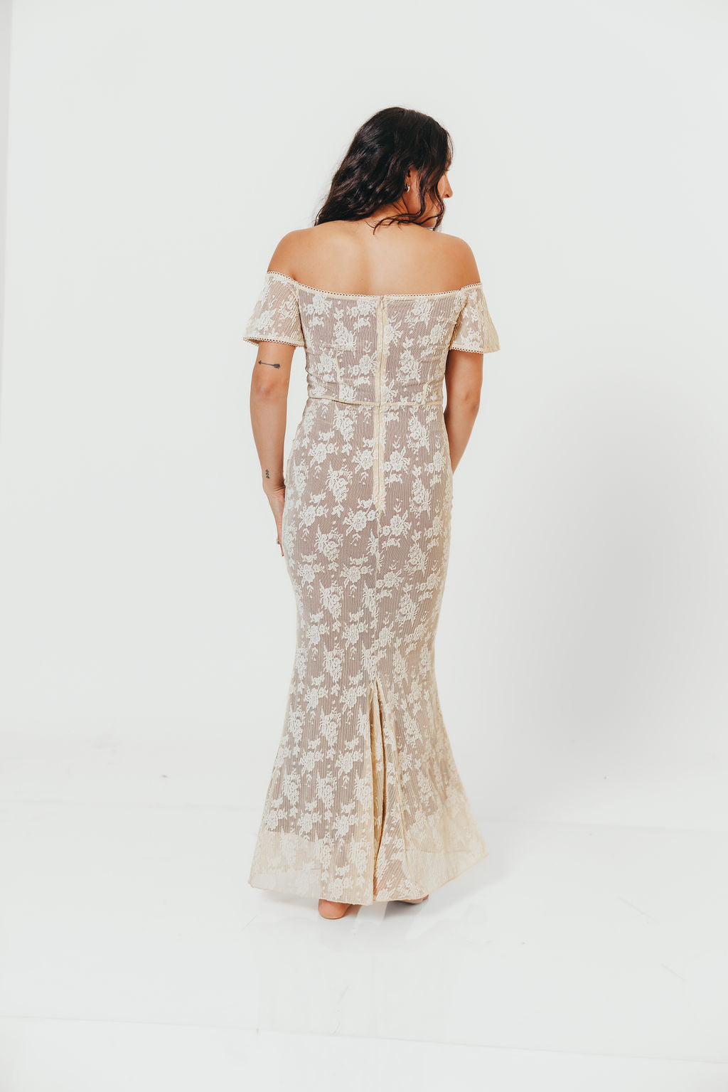 ラ*ン様 【最終値下】Evina Lace Flared Dress Evermore Maxi Dress in Vintage Style Lace *Final Sale* – Worth