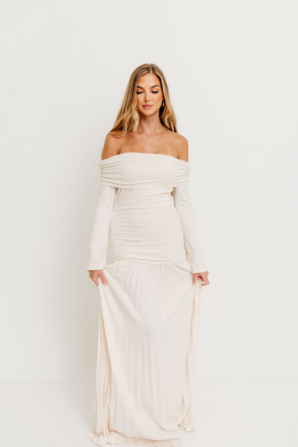 ワンピース VALLO DE NEAR Lindi Dress Ivory Shop the Ballad One-Shoulder Maxi Dress Cream