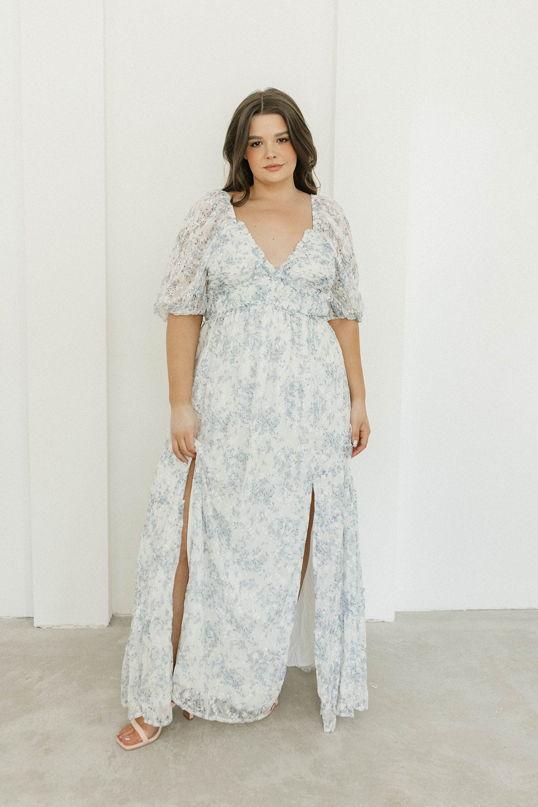 Daphne High Slit Eyelet Detail Maxi Dress in Blue and White Floral - I –  Worth Collective