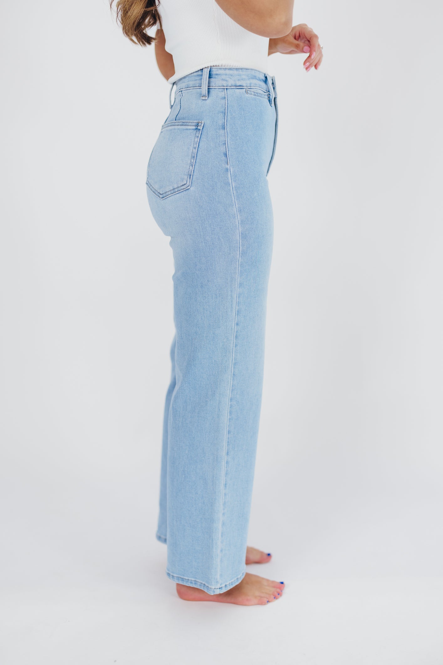Belle Welt Pocket Wide Leg Jean in Light Denim