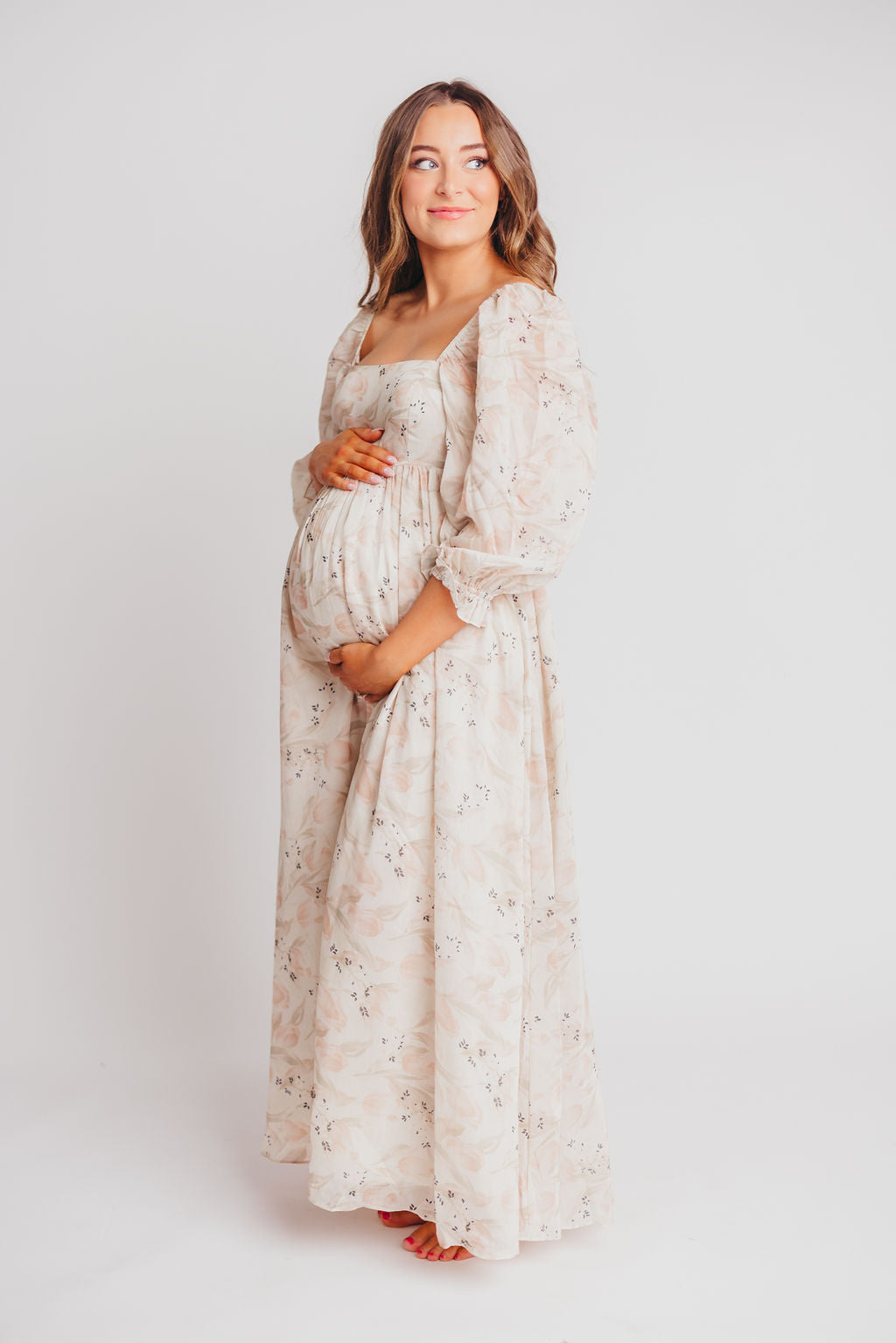 Mona Maxi Dress in Summer Peach & Cream Floral - Bump Friendly Inclusi ...