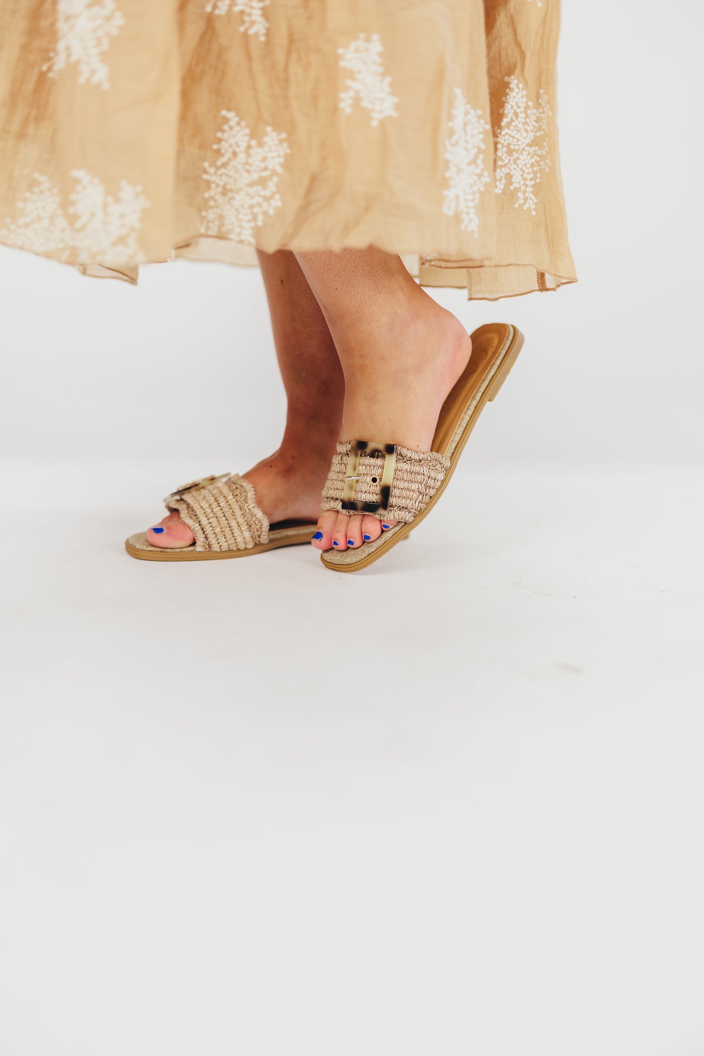Leslie Raffia Slide with Tortoise Buckle in Taupe