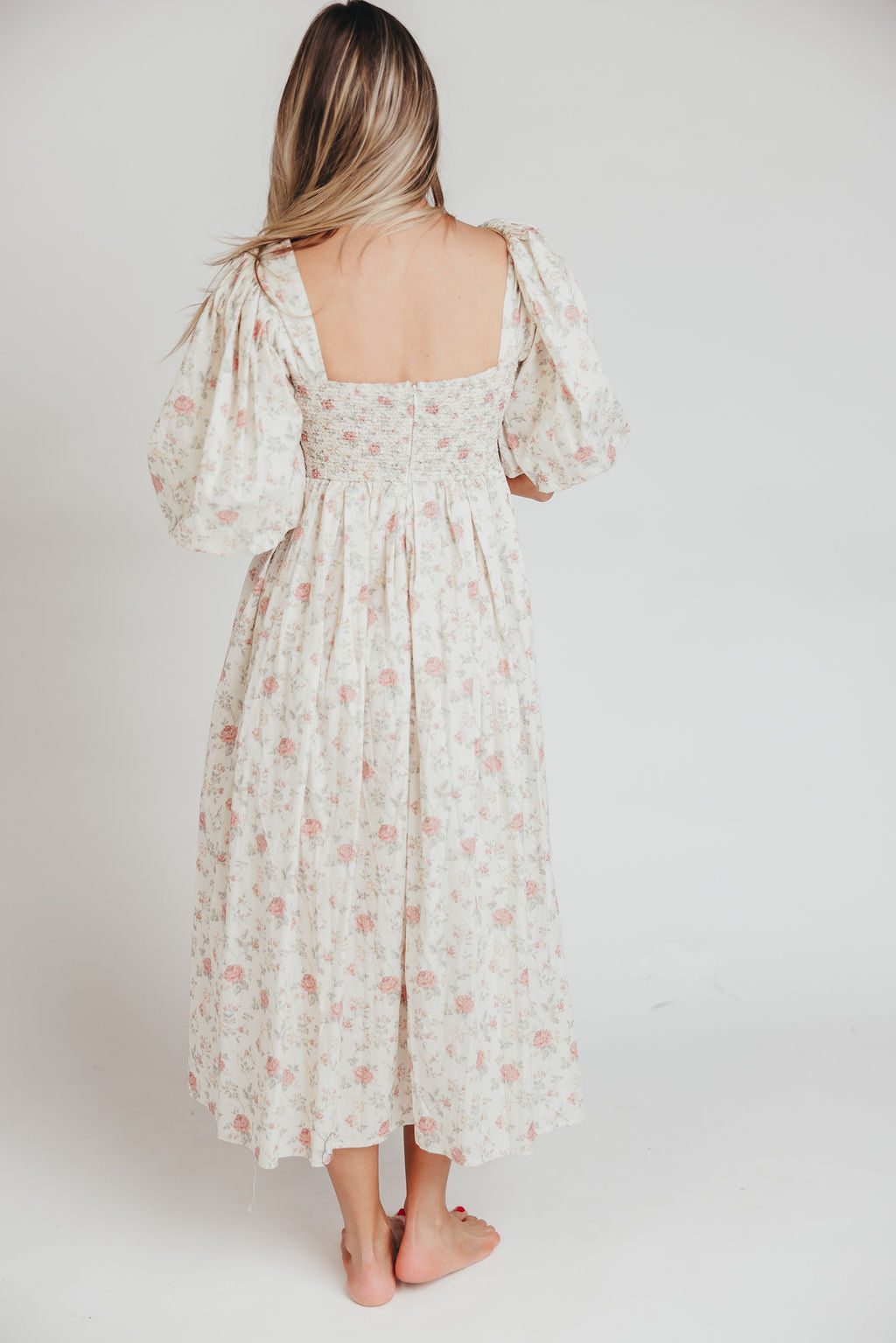 Harlow Maxi Dress in Off-White Floral - Bump Friendly & Inclusive Sizi ...