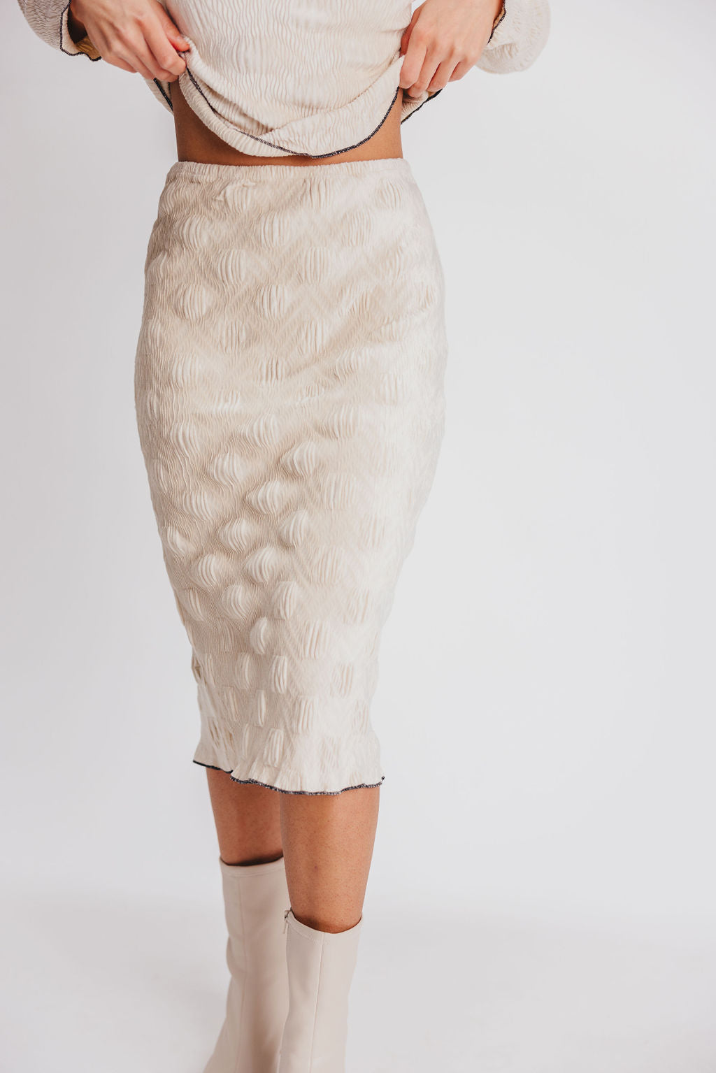 Reed Crinkled Velvet Midi Skirt Set in Latte