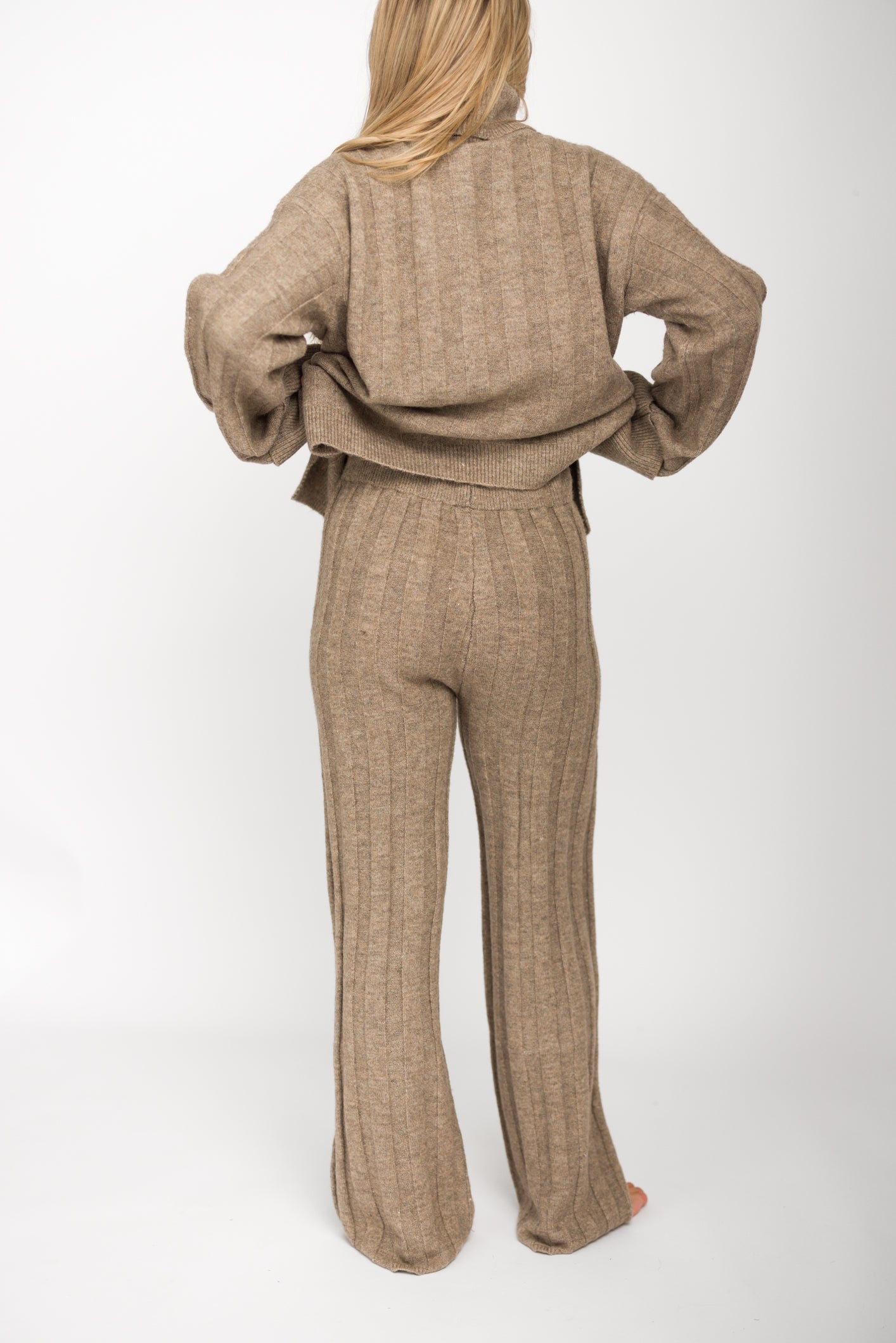 Kai Thick Ribbed Knit Two Piece Sweater Set in Taupe