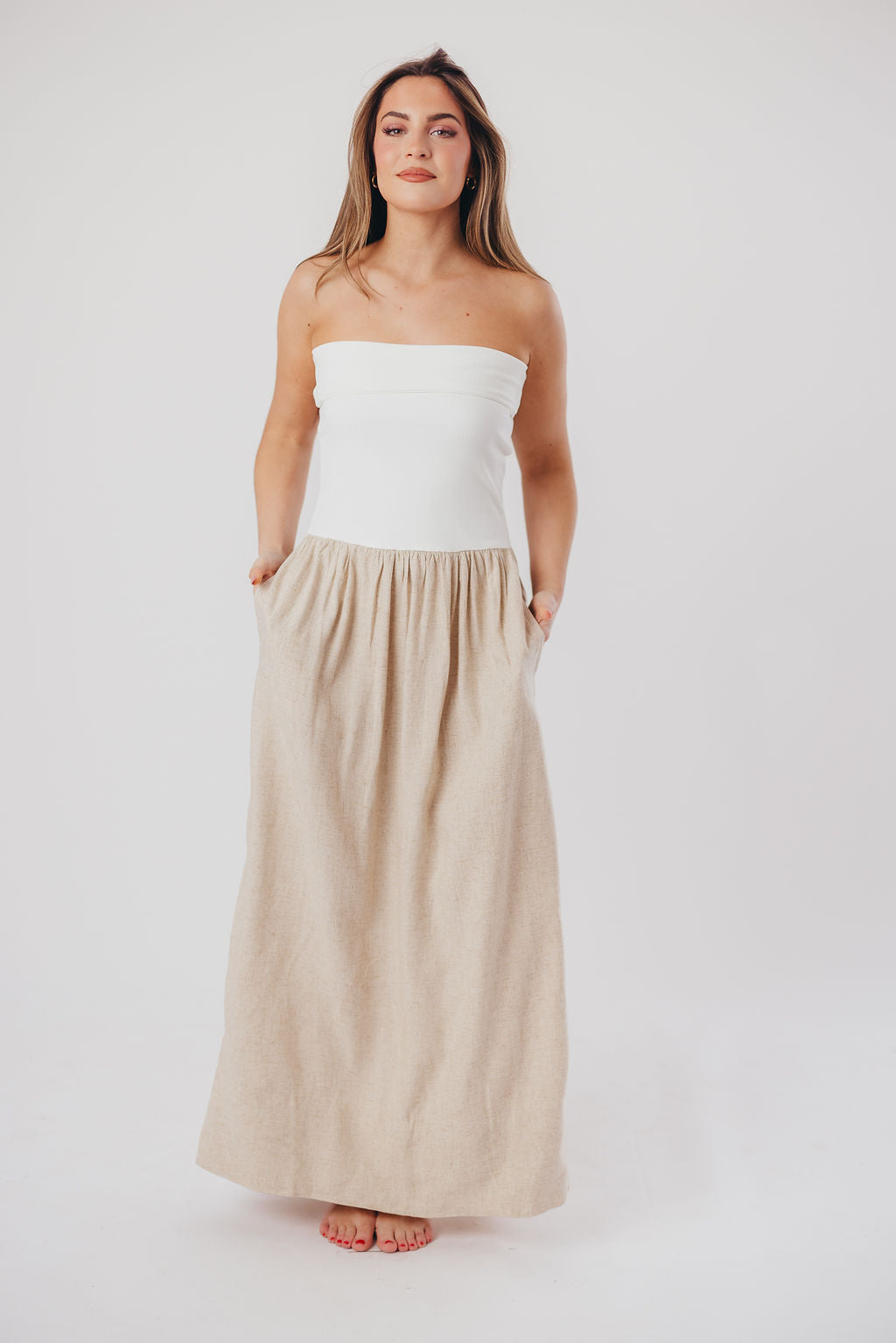 Kaylee Linen and Ribbed Knit Maxi Dress in White/Oatmeal