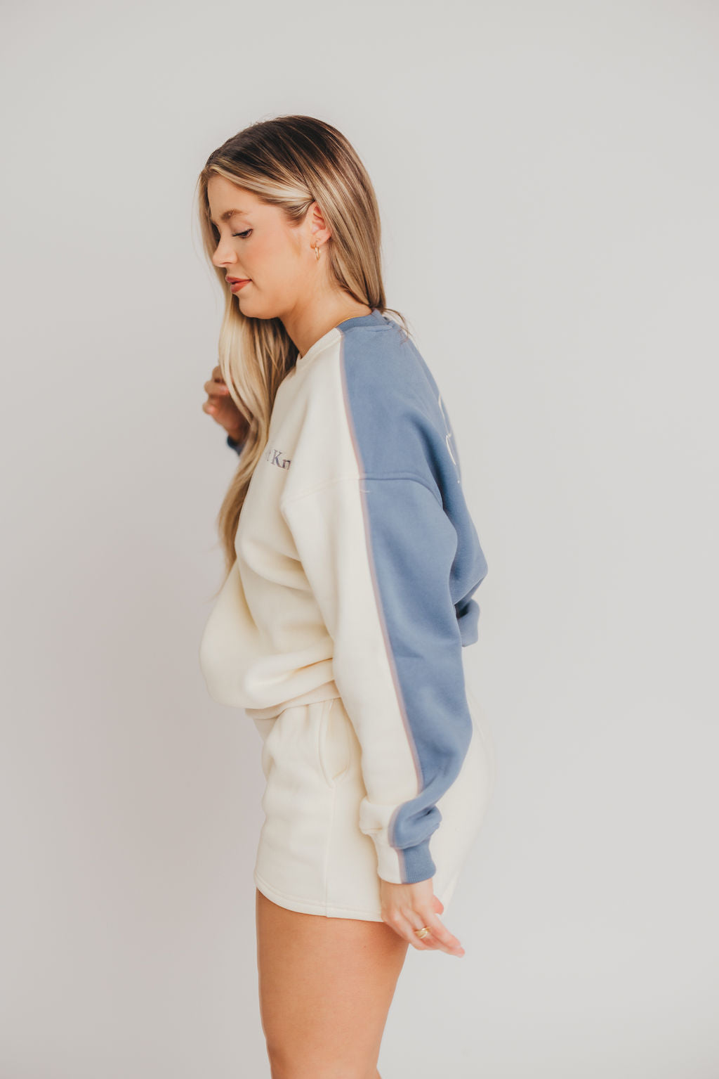 Blythe "Don't Know, Don't Care" Pullover in Cream/Vintage Blue